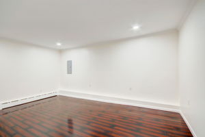 Tremont Court-Bonus Room