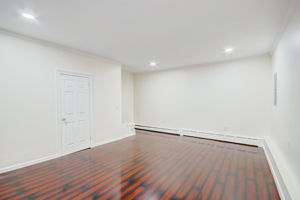 Tremont Court-Bonus Room