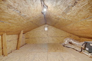 Tremont Court-Walk Up Attic