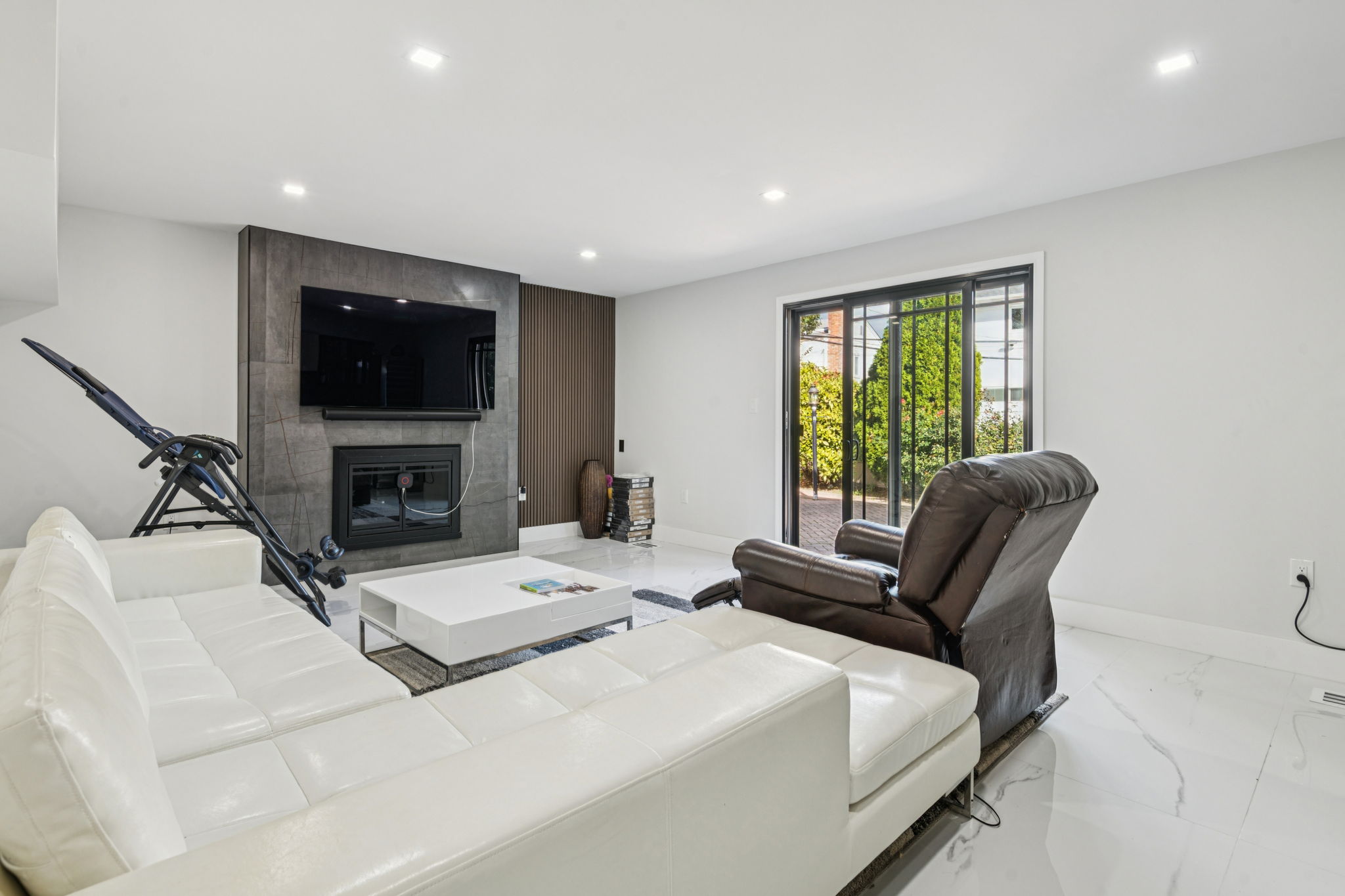 Valley Ln-S2410-006