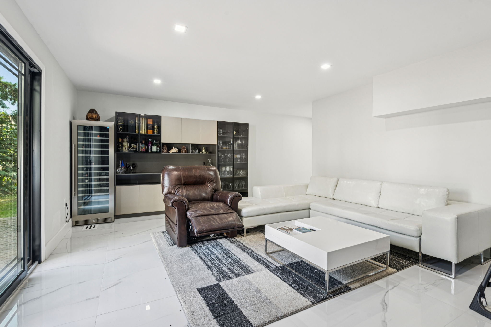 Valley Ln-S2410-007