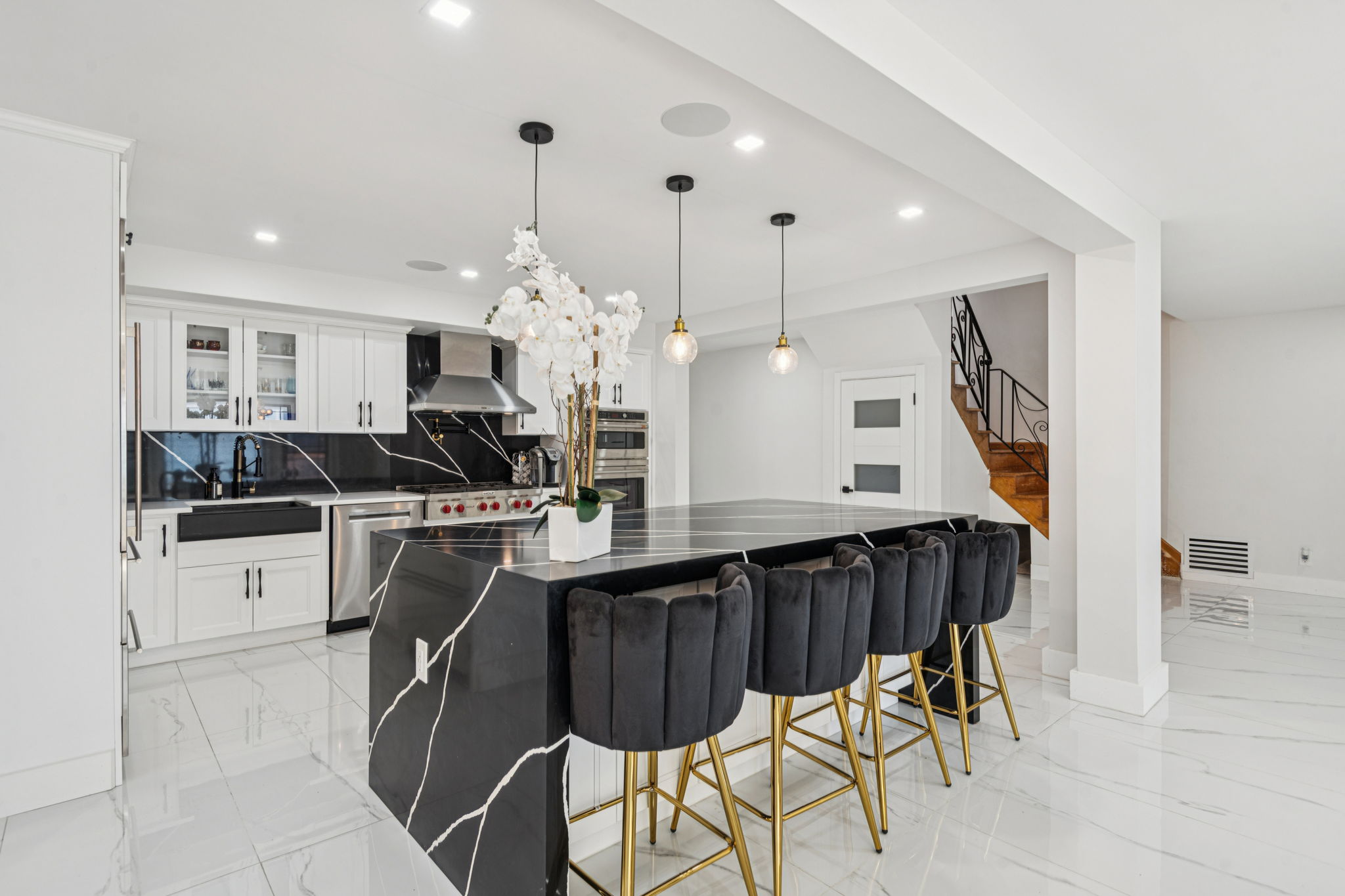 Valley Ln-S2410-011