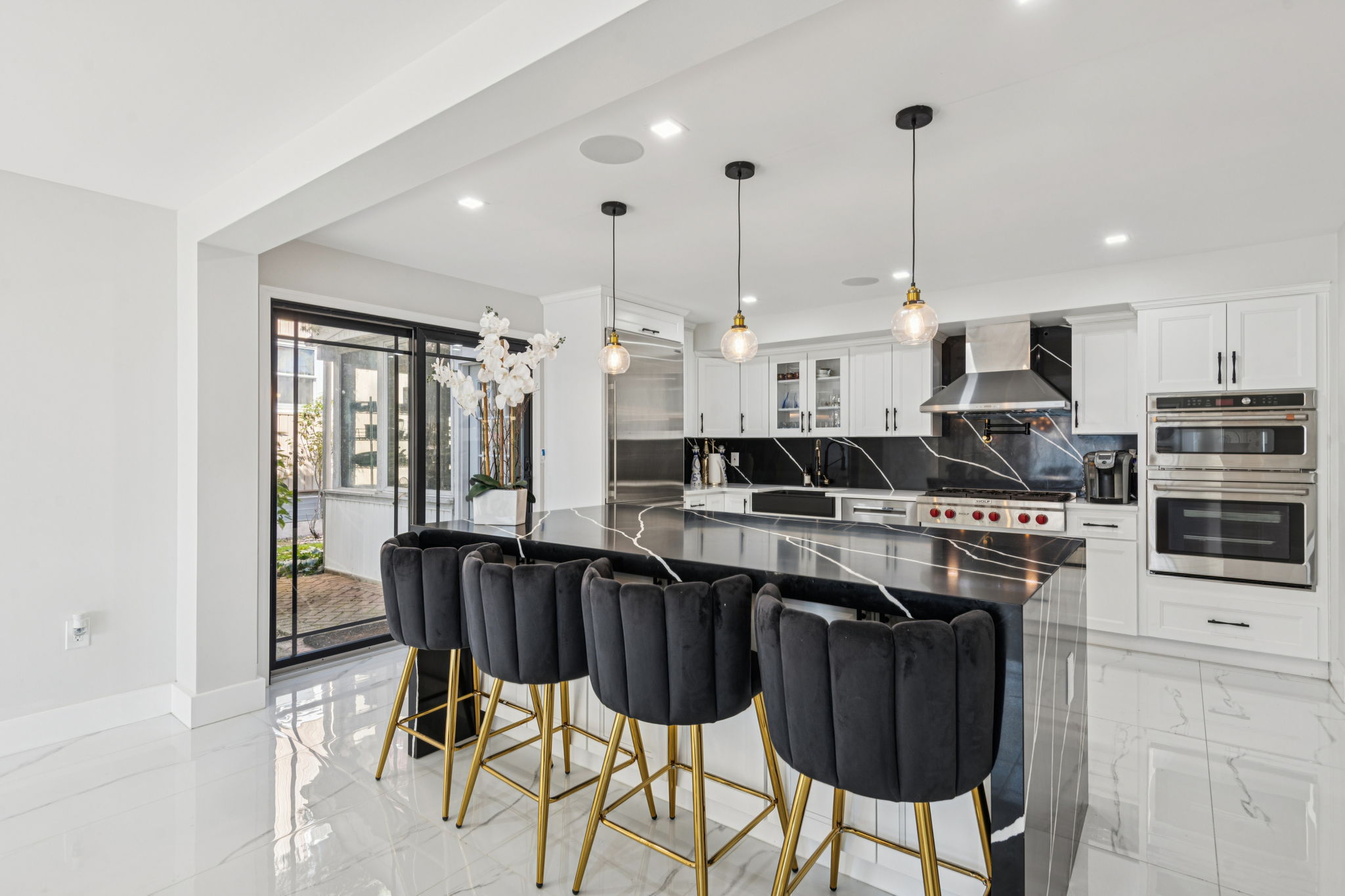 Valley Ln-S2410-012