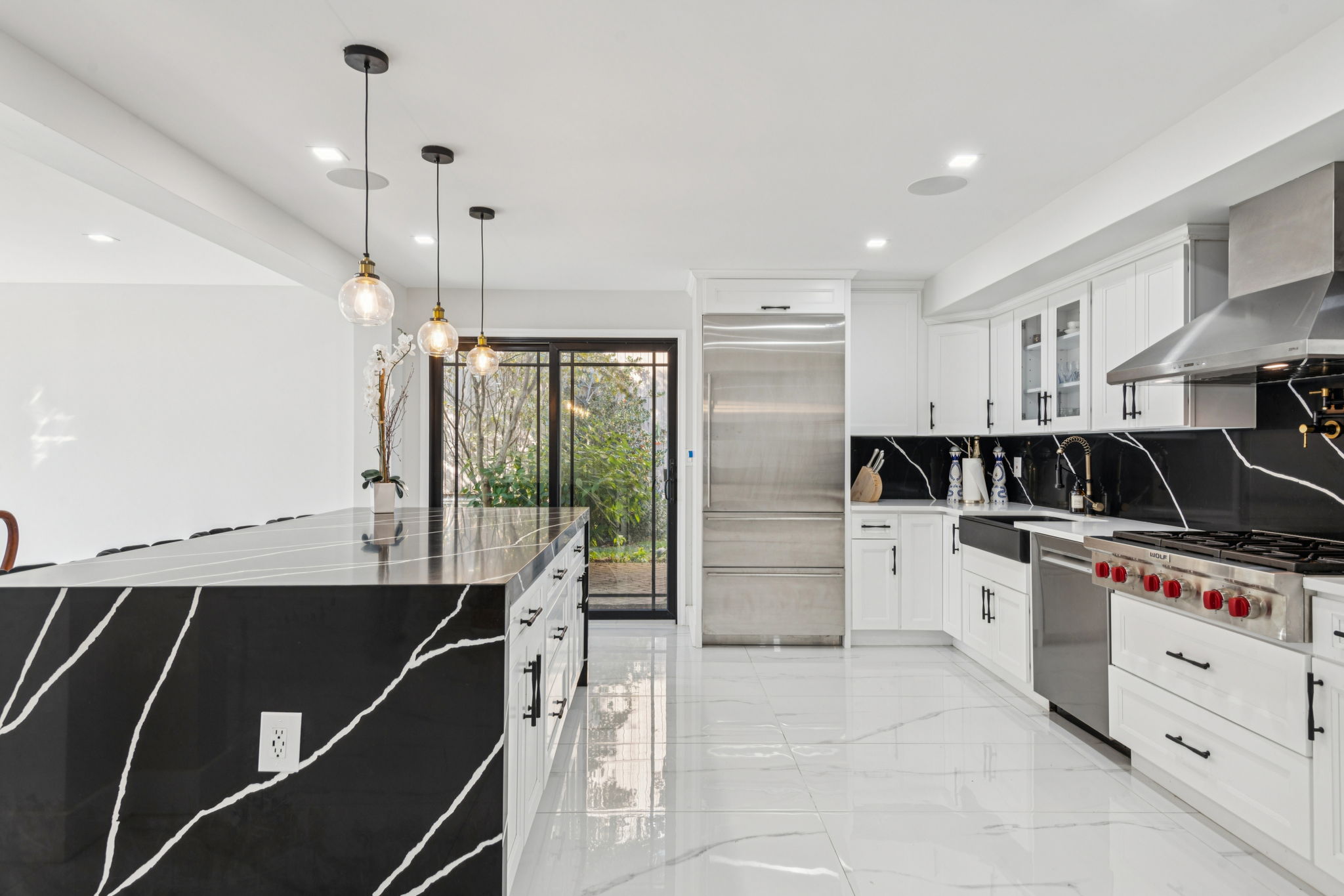 Valley Ln-S2410-015