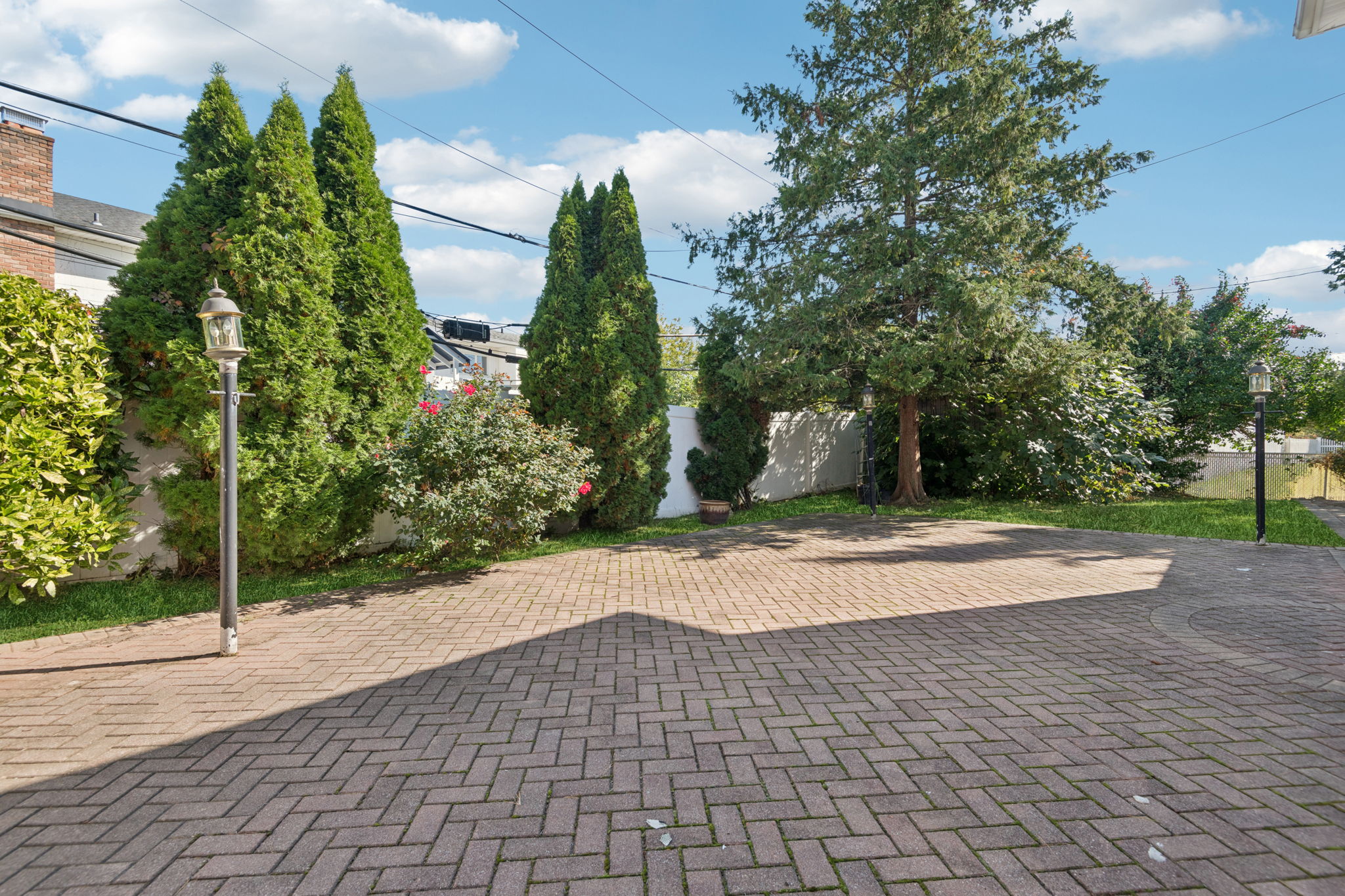 Valley Ln-S2410-038