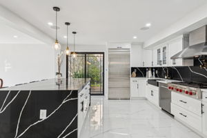 Valley Ln-S2410-015