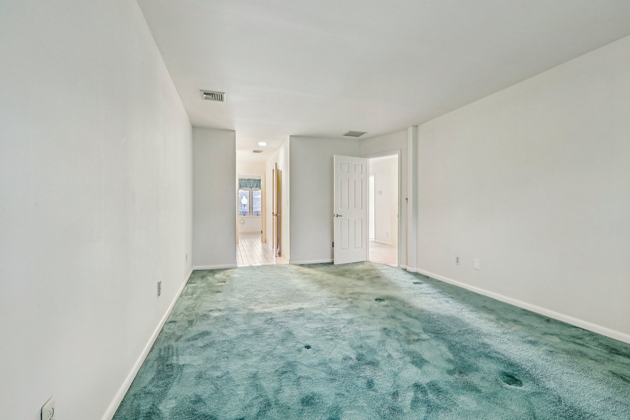 Wedgewood Dr-S2108-032.jpg