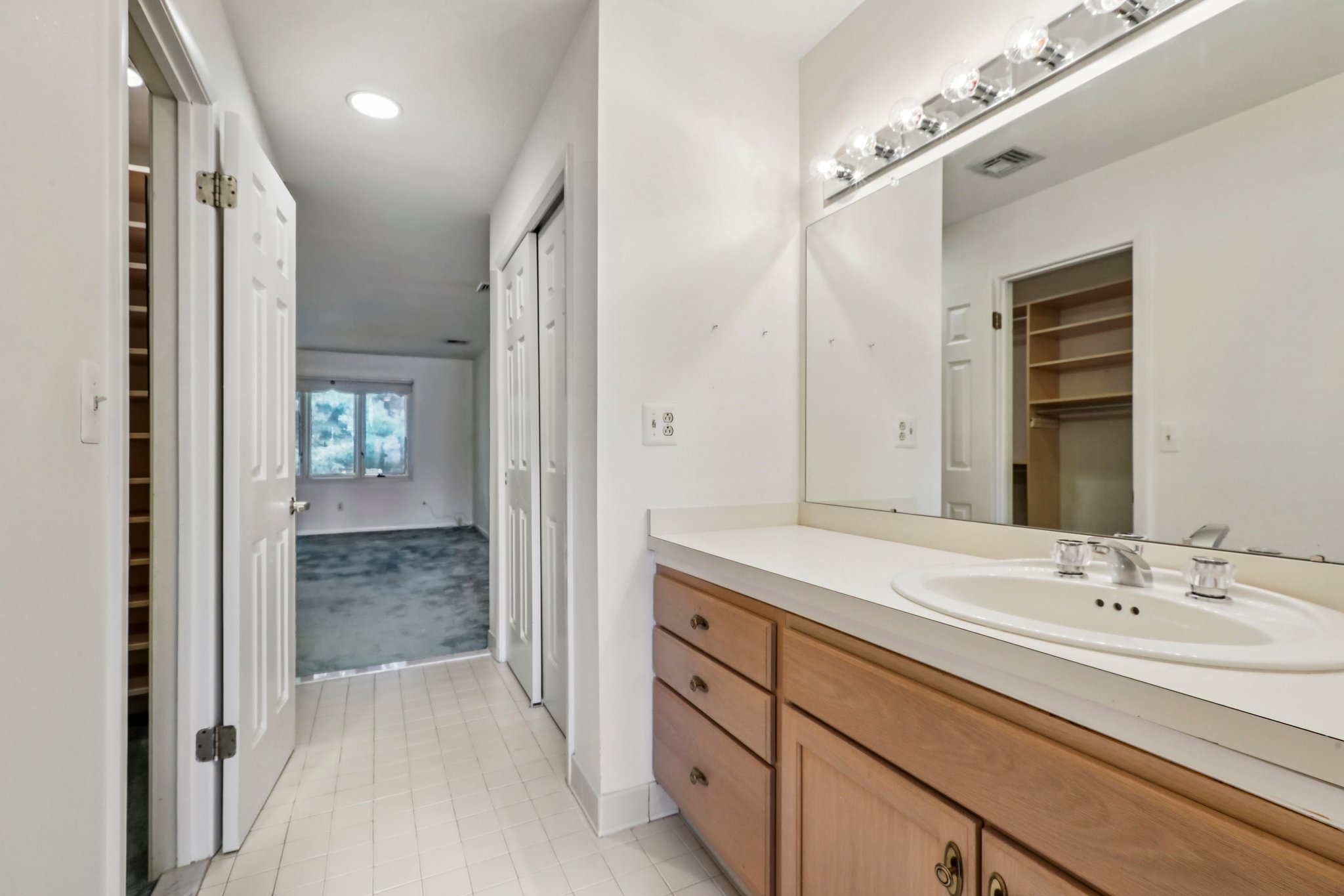 Wedgewood Dr-S2108-036.jpg