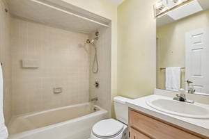 Wedgewood Dr-S2108-025.jpg