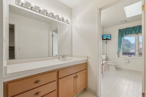 Wedgewood Dr-S2108-035.jpg