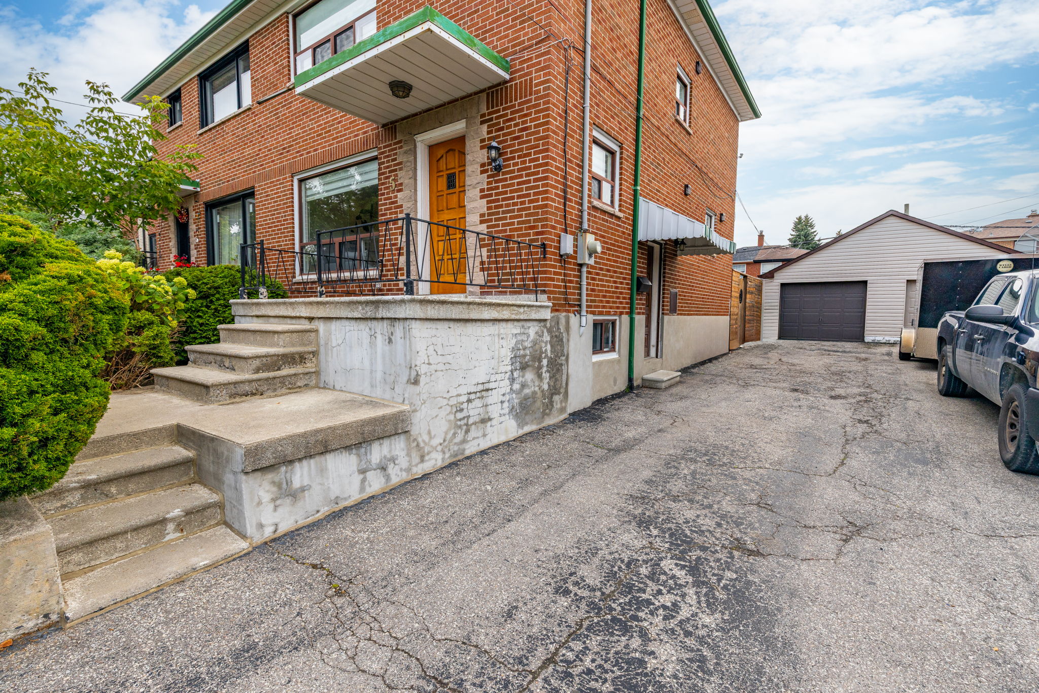 Toronto property showcase — delivered property photograph 34