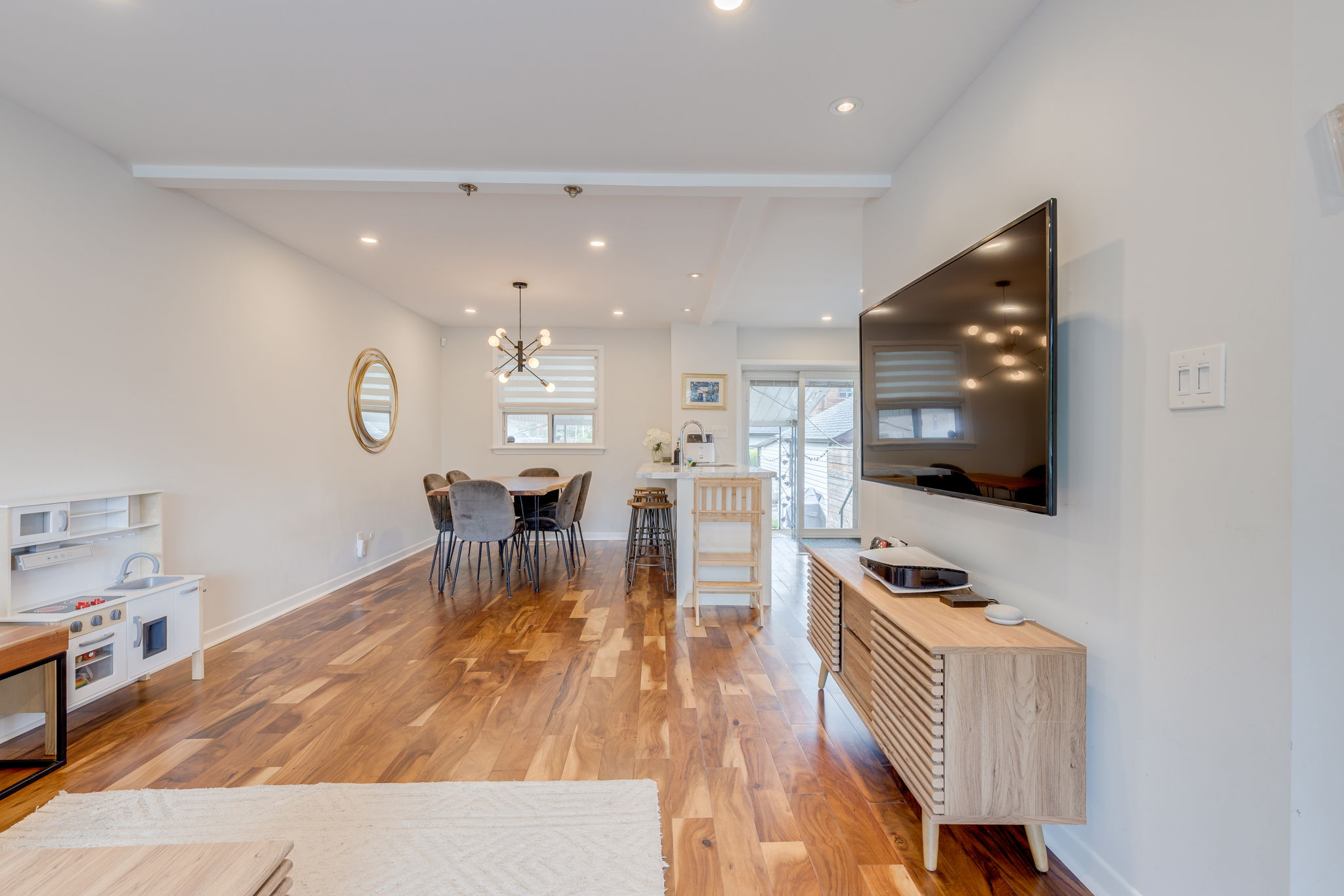 Toronto property showcase — delivered property photograph 6