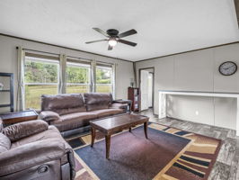  Photo 44