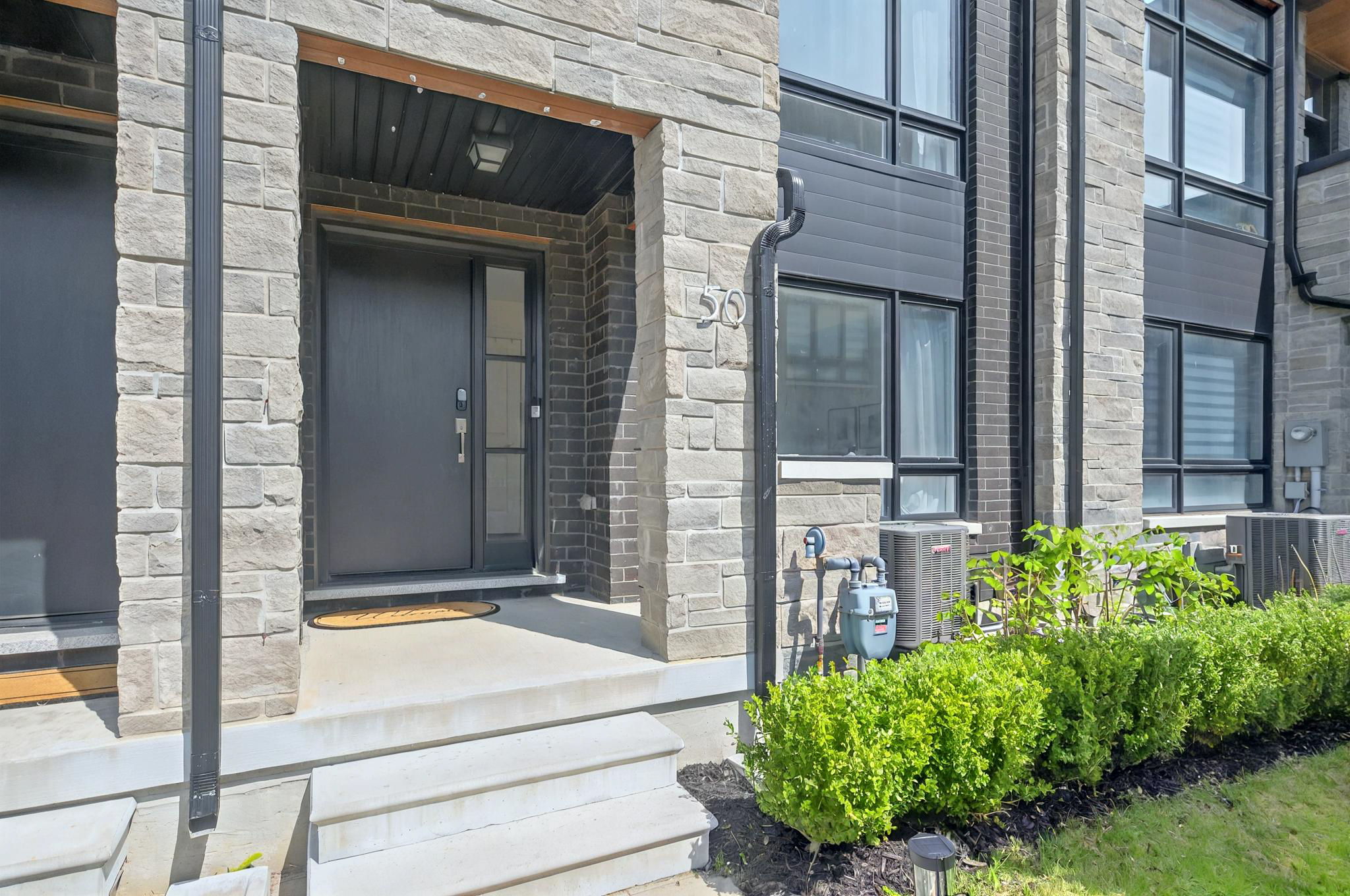 50 Carpaccio Ave Vaughan, ON L4H 4R5