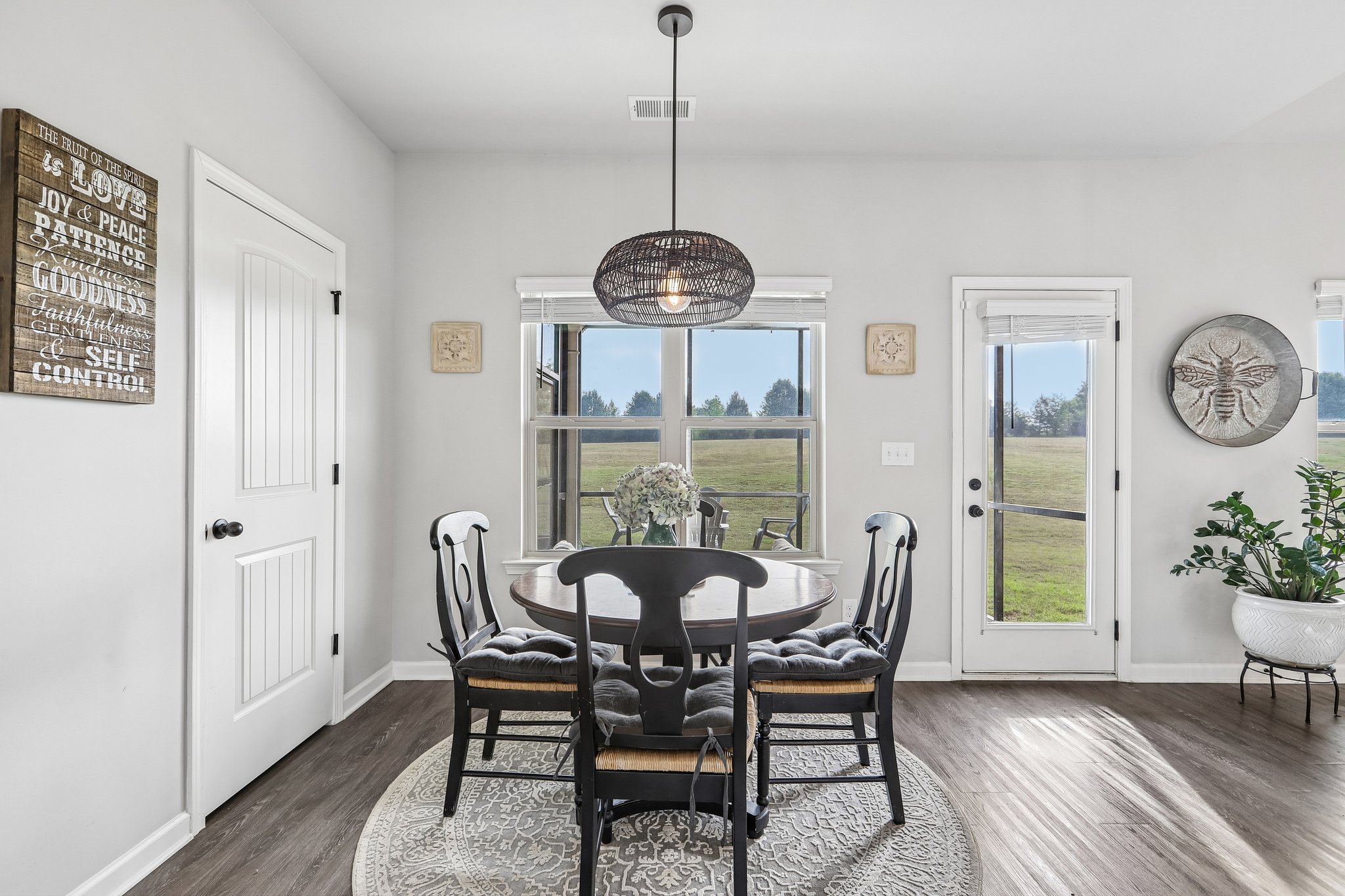 Chapman Farm Rd-S2304-008.jpg