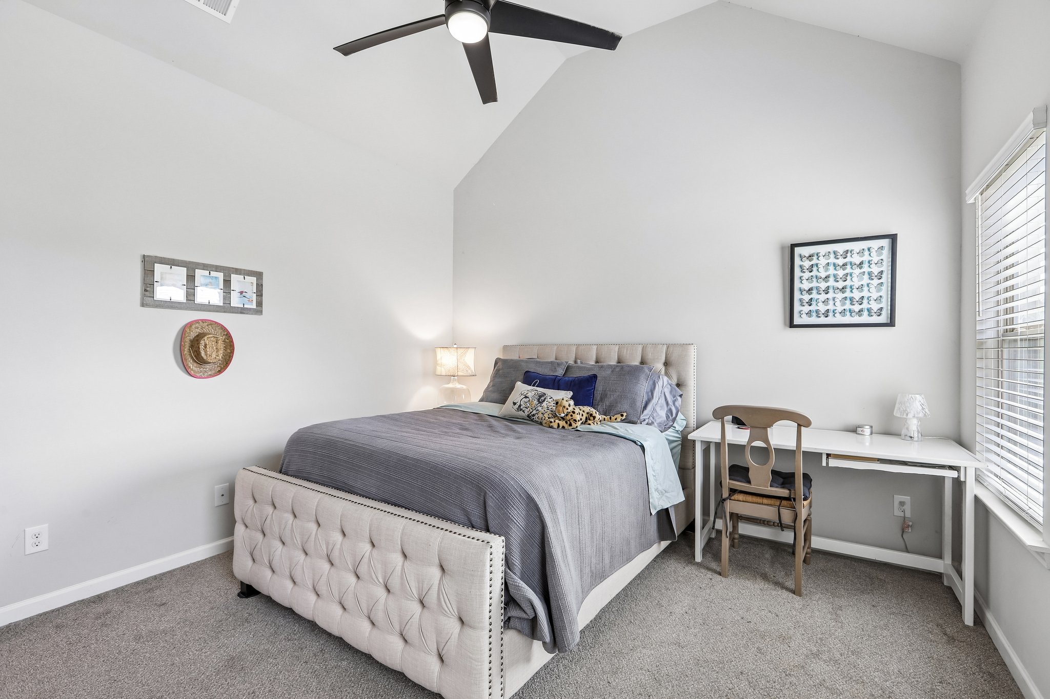 Chapman Farm Rd-S2304-022.jpg