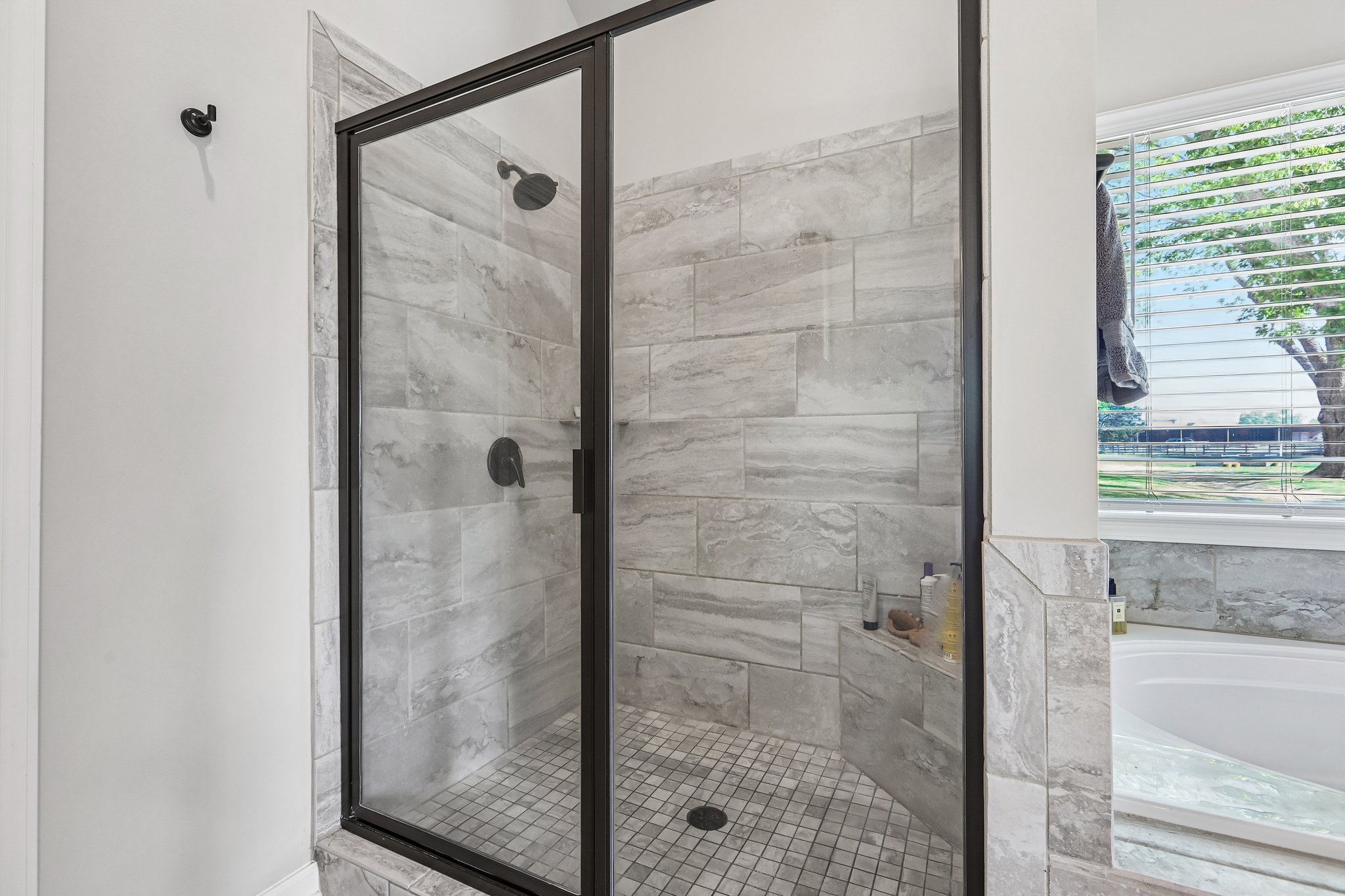 Chapman Farm Rd-S2304-036.jpg