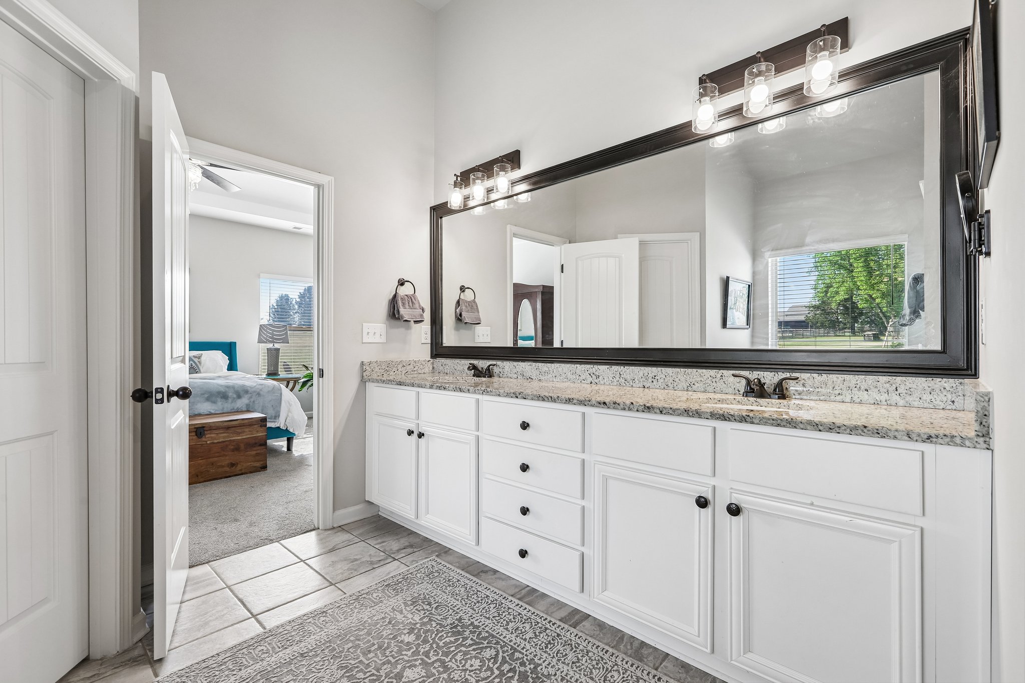 Chapman Farm Rd-S2304-037.jpg