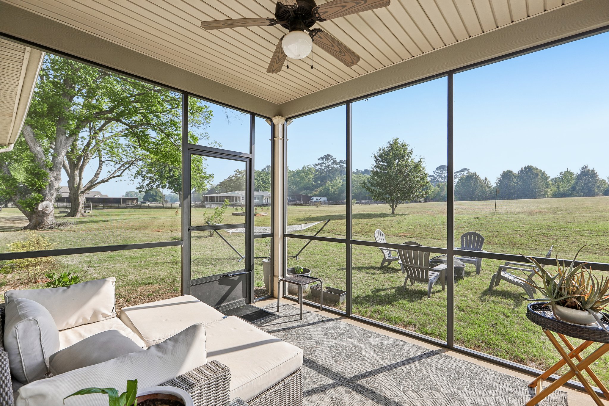 Chapman Farm Rd-S2304-038.jpg