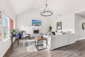 Chapman Farm Rd-S2304-004.jpg