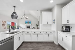 Chapman Farm Rd-S2304-016.jpg