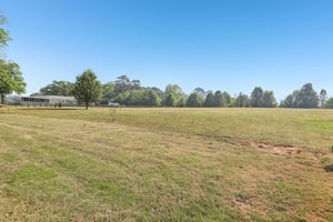 Chapman Farm Rd-S2304-045.jpg