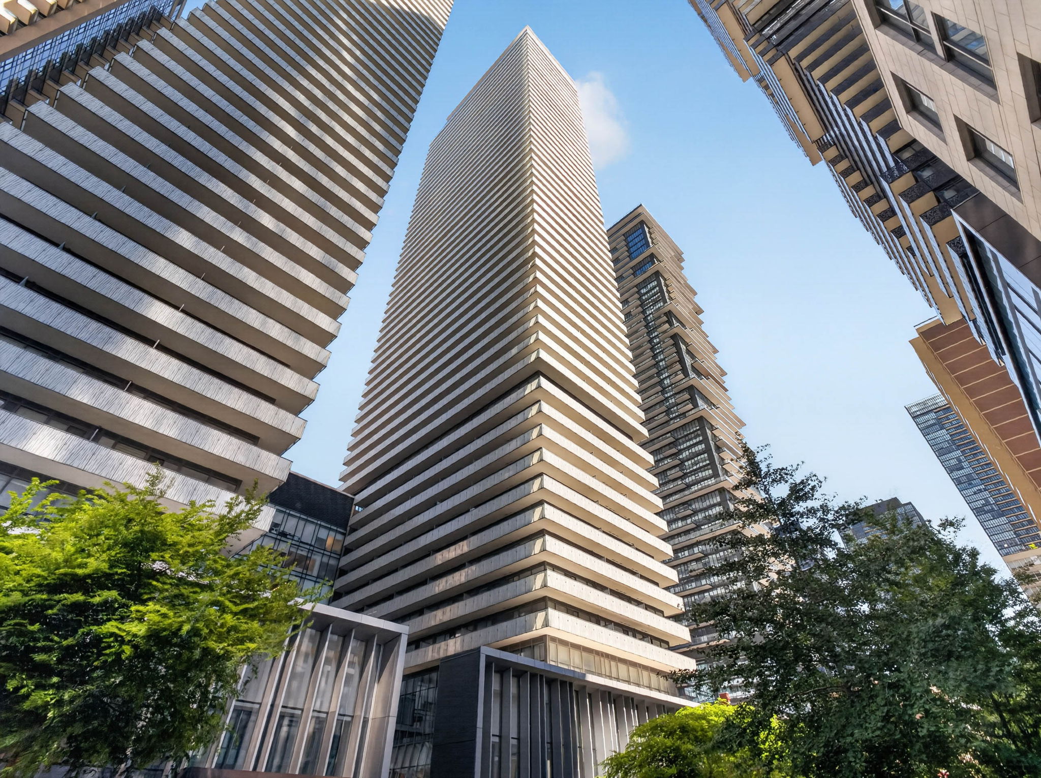 50 Charles St E 5501 Toronto, ON M4Y 0C3
