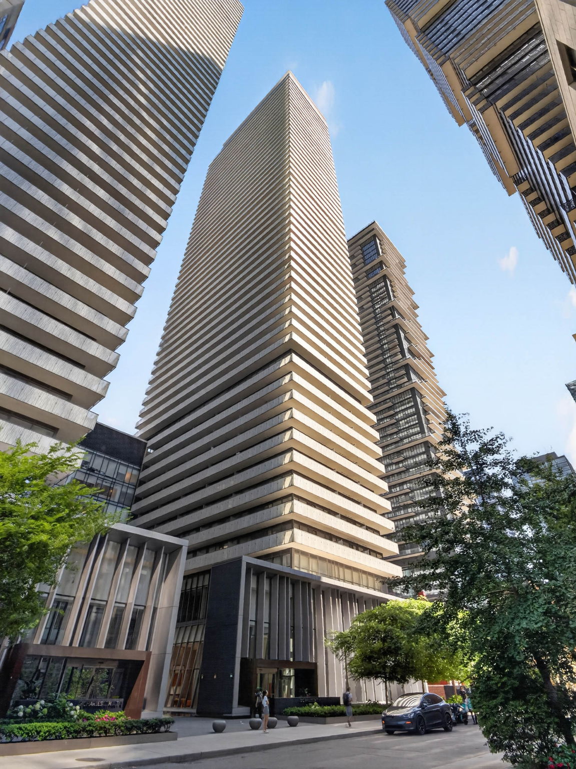 50 Charles St E 5501 Toronto, ON M4Y 0C3