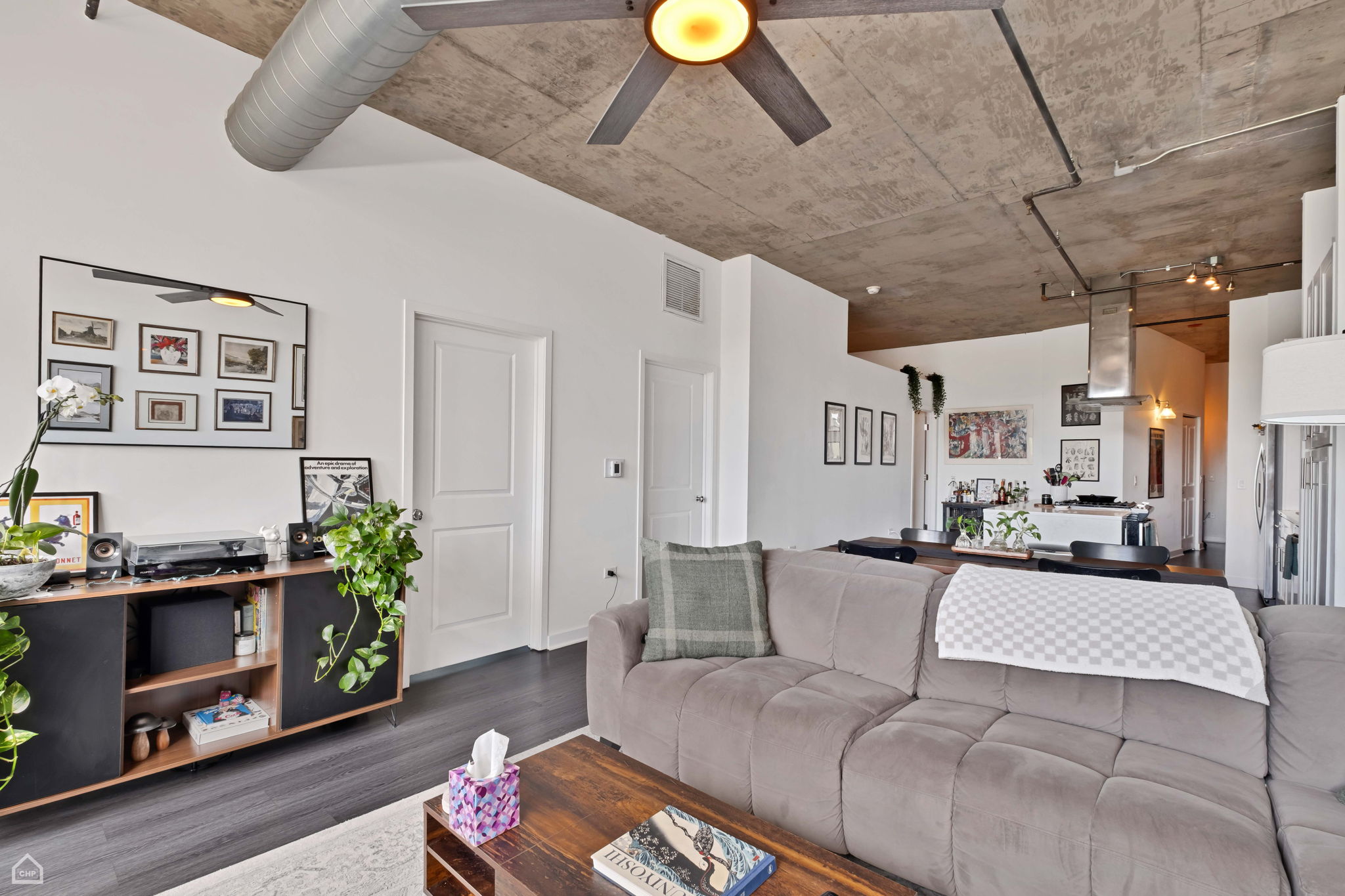 50 E 16th St_008