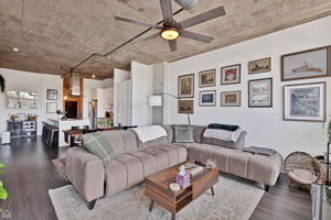 50 E 16th St_007