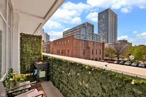 50 E 16th St_009