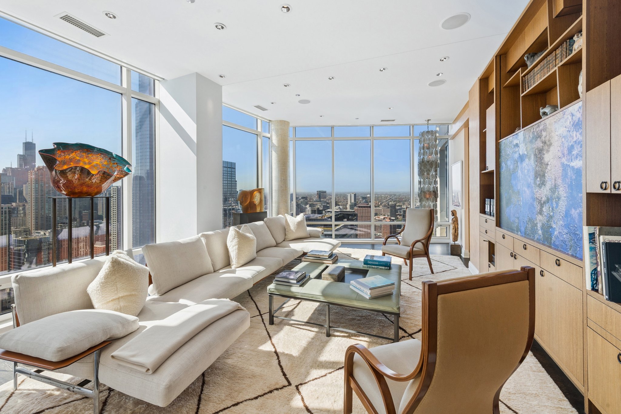 50 E Chestnut St_002.jpg