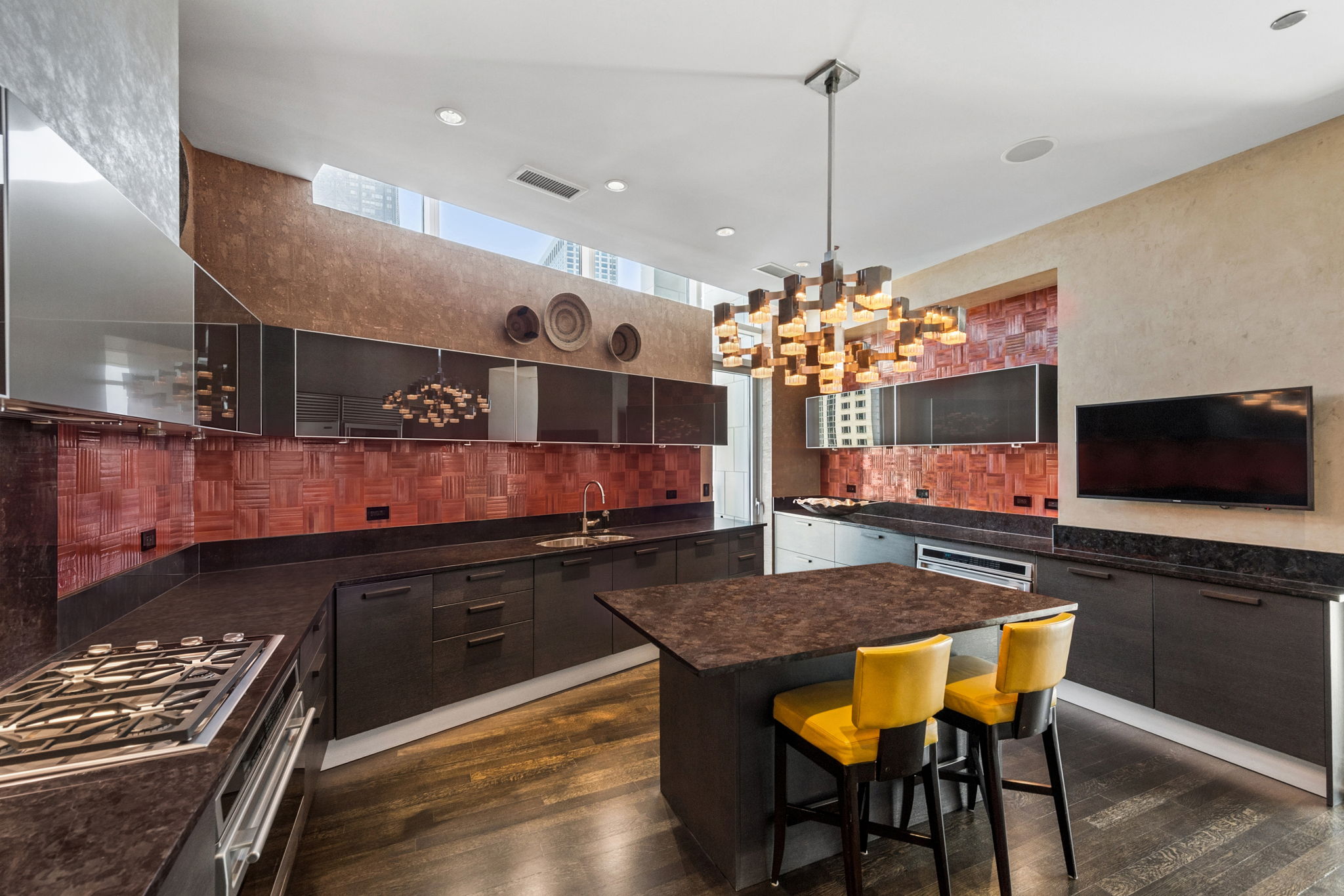 50 E Chestnut St_014