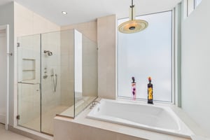 50 E Chestnut St_027.jpg
