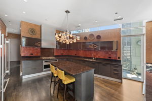 50 E Chestnut St_013