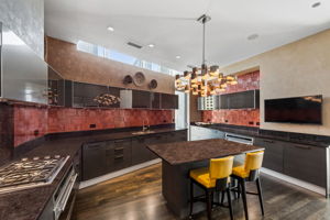 50 E Chestnut St_014