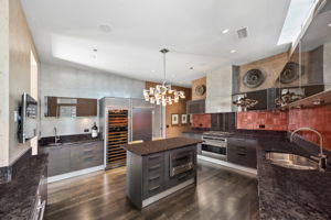 50 E Chestnut St_015