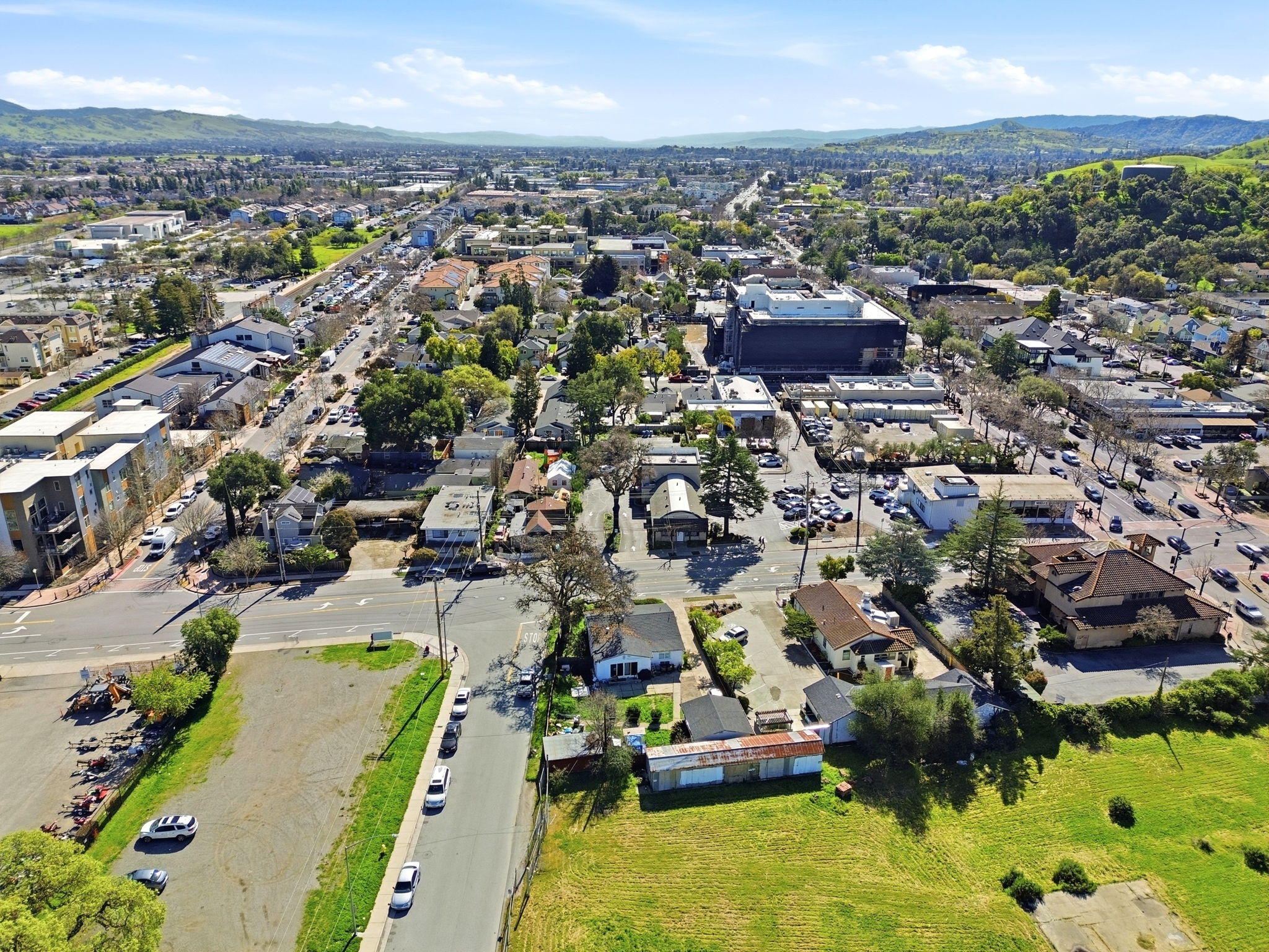008_f8_AERIAL_50 E Main Ave