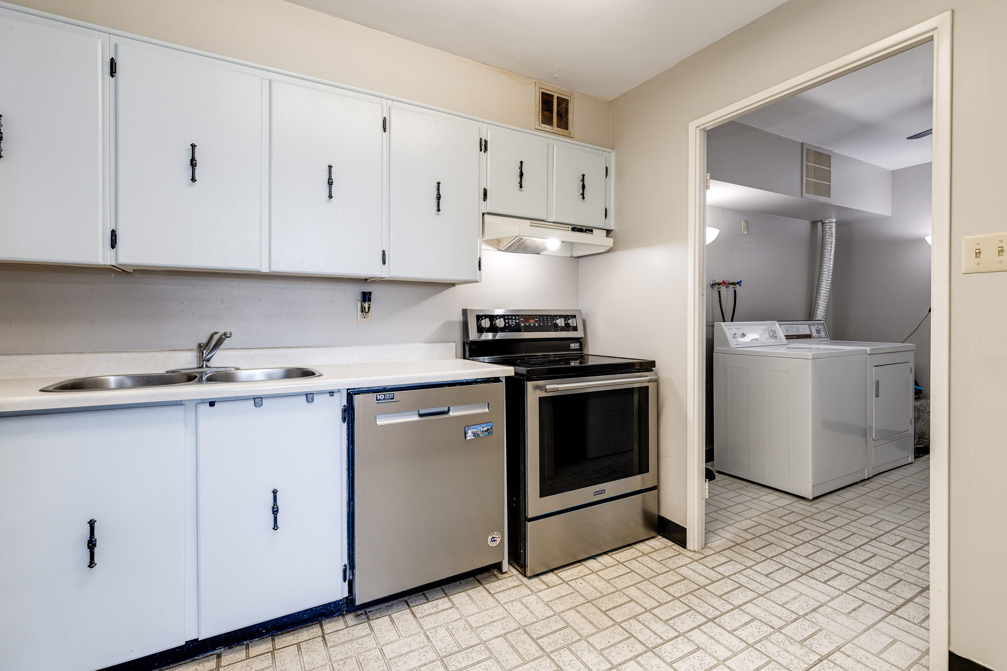 Mississauga property showcase — delivered property photograph 12