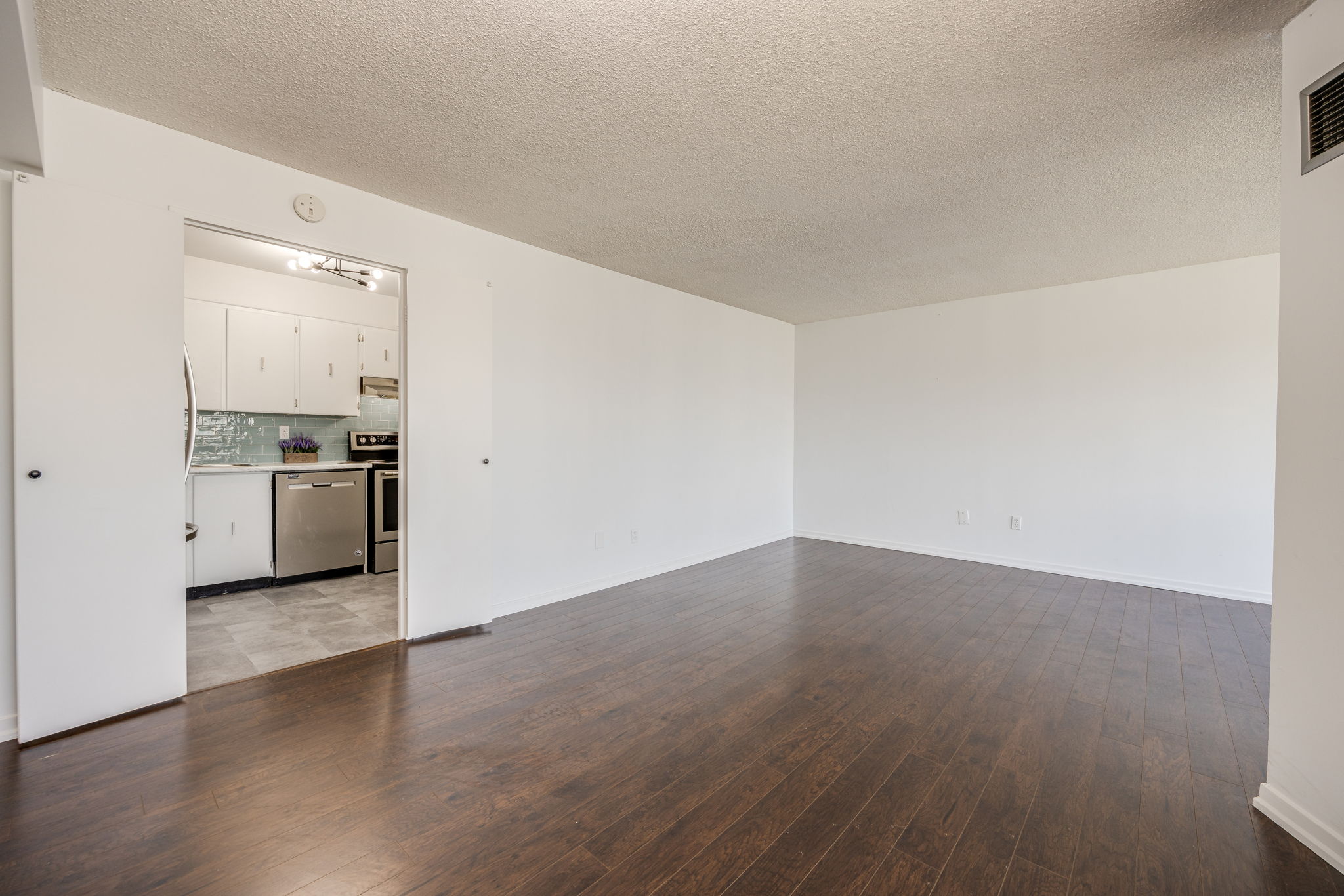 Mississauga property showcase — delivered property photograph 8