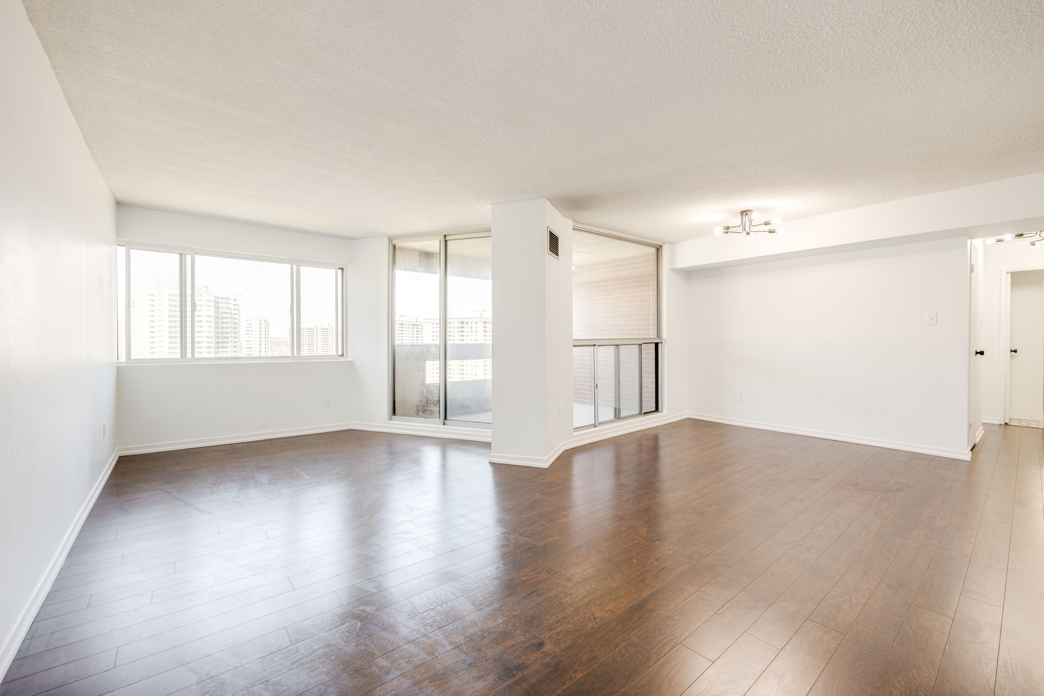 Mississauga property showcase — delivered property photograph 10