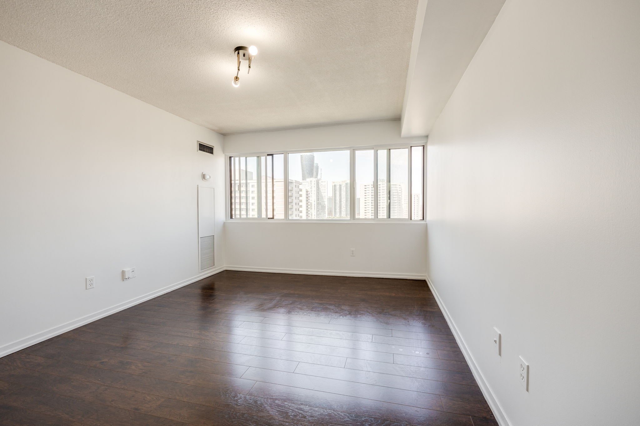Mississauga property showcase — delivered property photograph 20