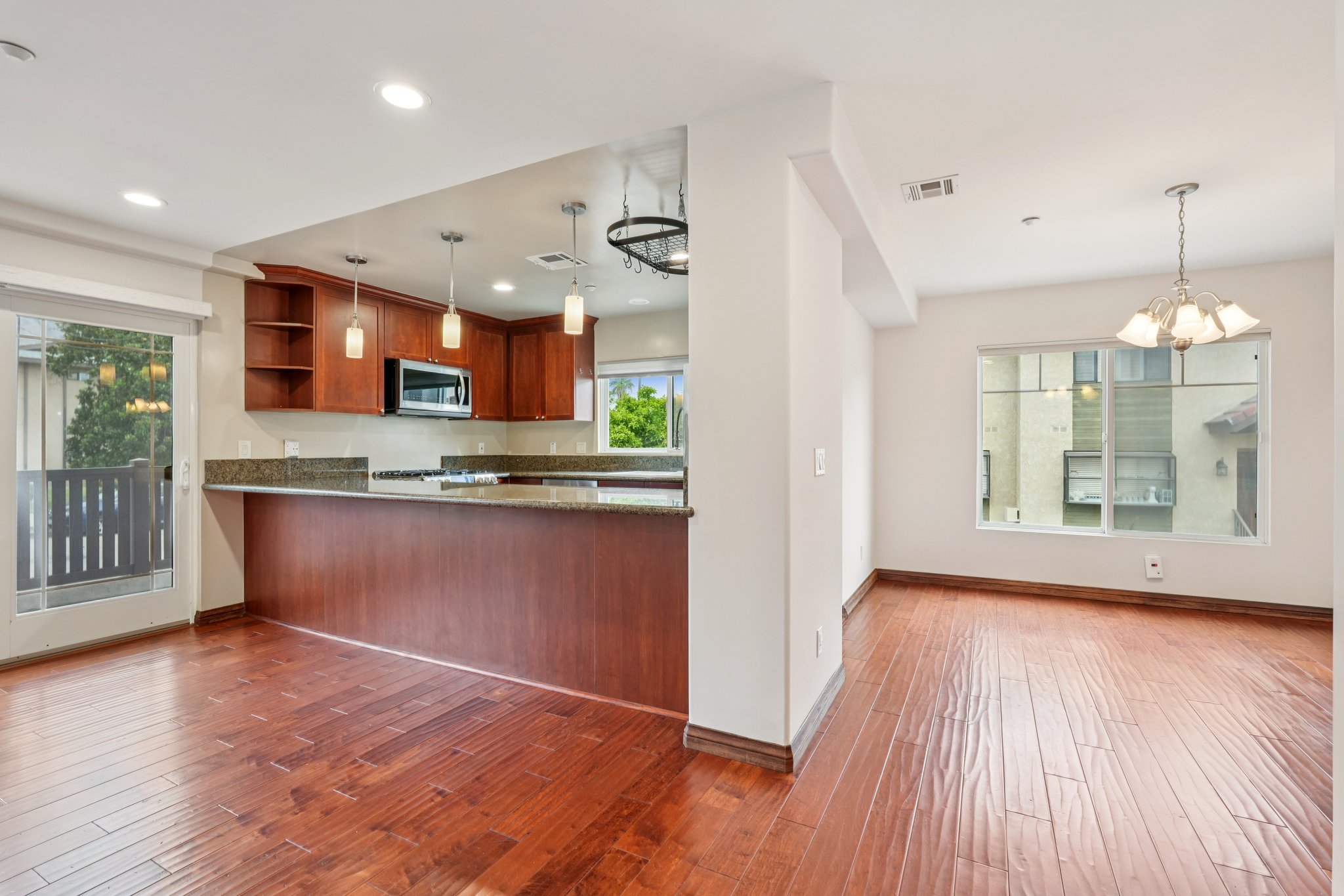 Esperanza Ave Unit a-S2207-009.jpg