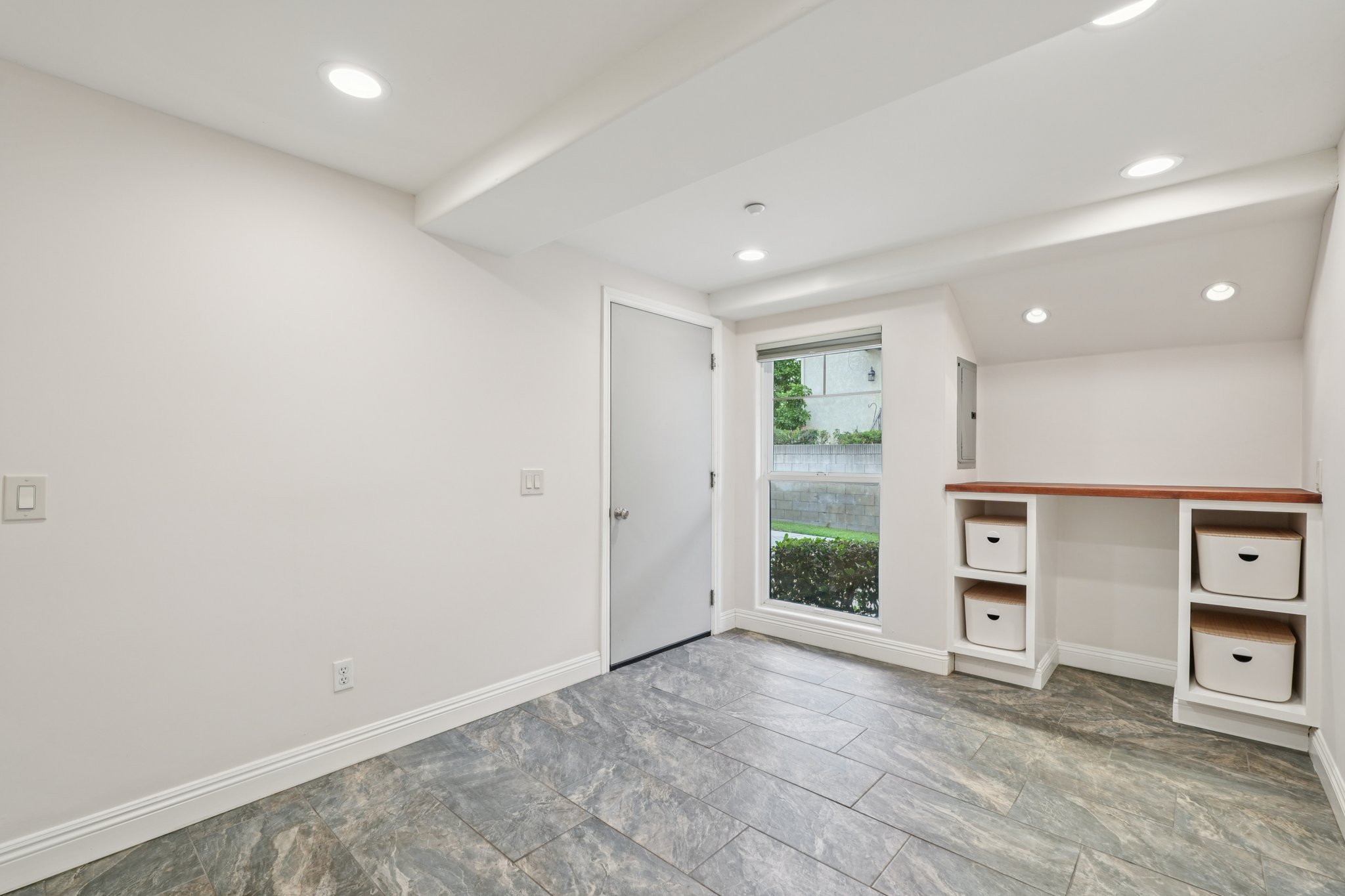 Esperanza Ave Unit a-S2207-017.jpg