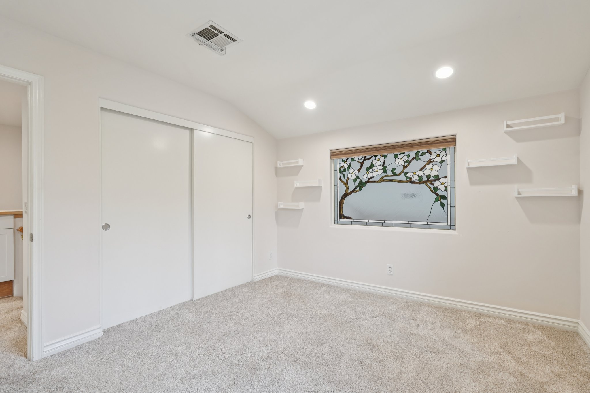 Esperanza Ave Unit a-S2207-032.jpg