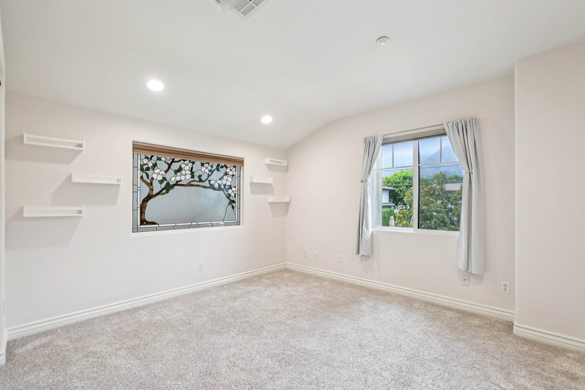 Esperanza Ave Unit a-S2207-033.jpg