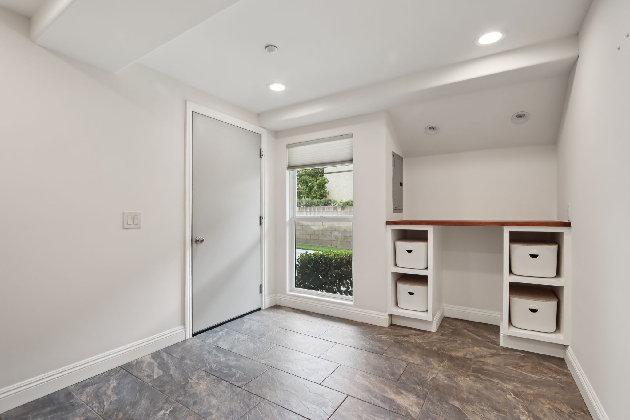 28-print-Esperanza Ave A-S2009-028