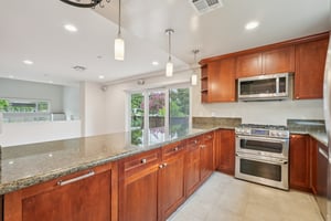 Esperanza Ave Unit a-S2207-011.jpg