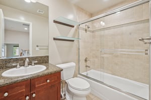 Esperanza Ave Unit a-S2207-025.jpg