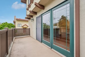 Esperanza Ave Unit a-S2207-036.jpg